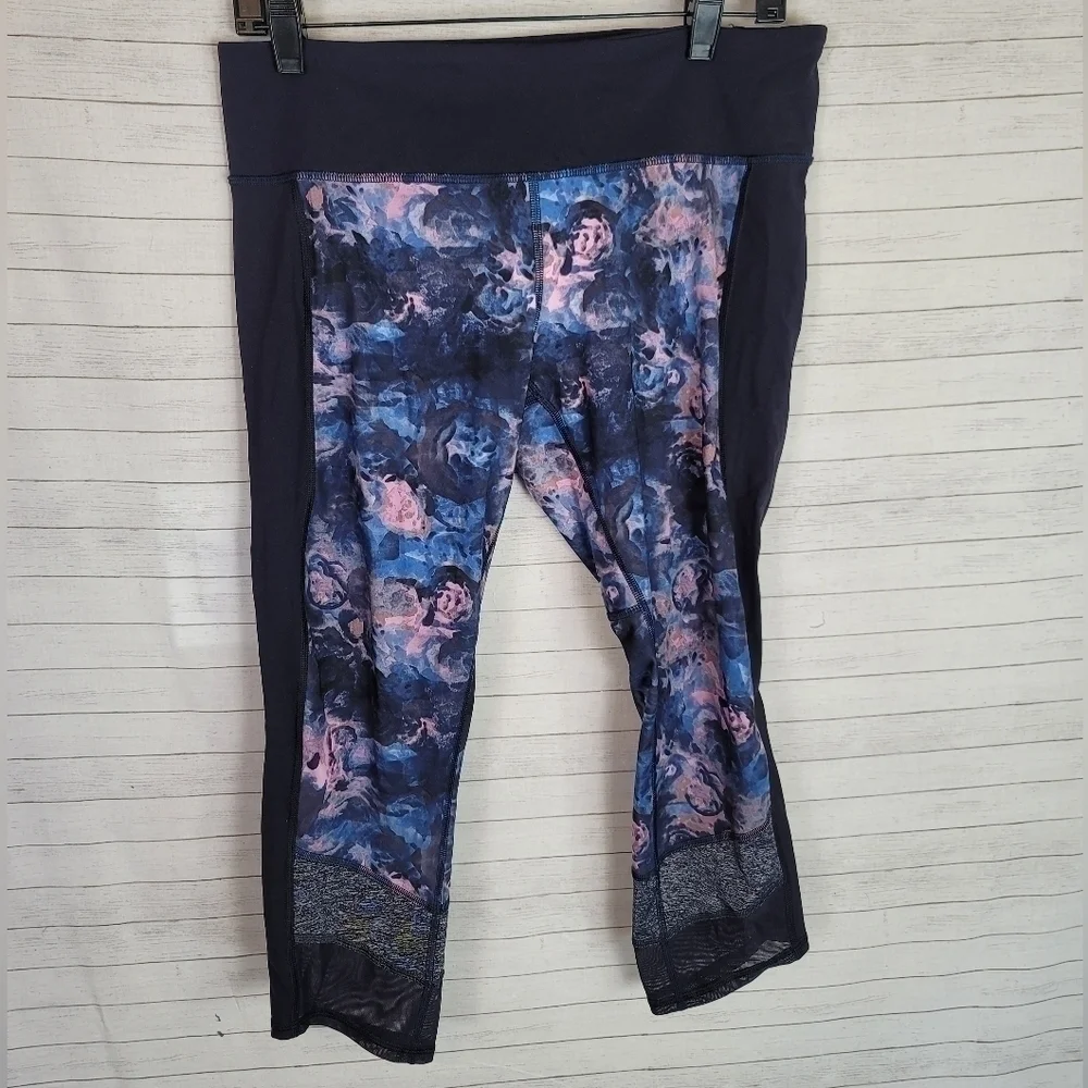 Lululemon If You're Lucky Crop in Moody Mirage, sz 10